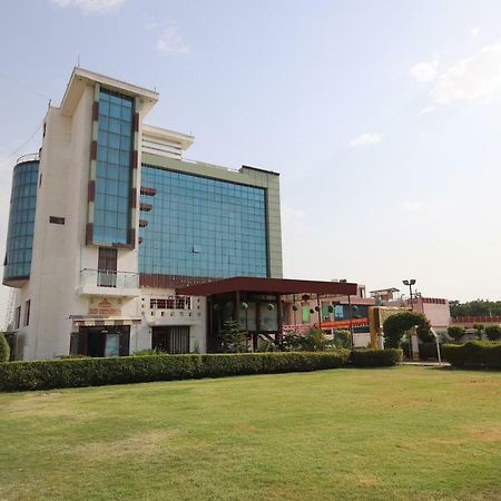 Hotel Deep Palace Jind Екстериор снимка