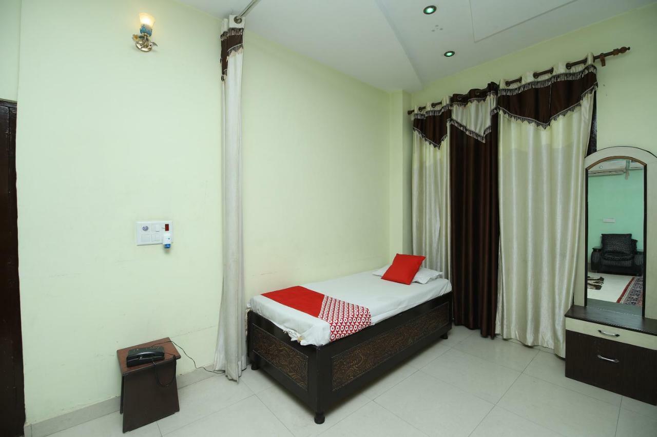 Hotel Deep Palace Jind Екстериор снимка