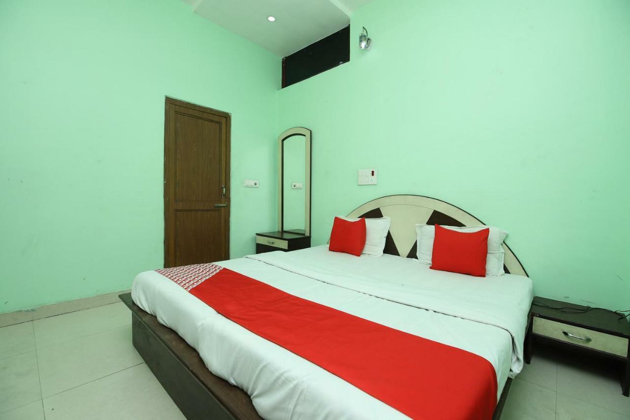 Hotel Deep Palace Jind Екстериор снимка
